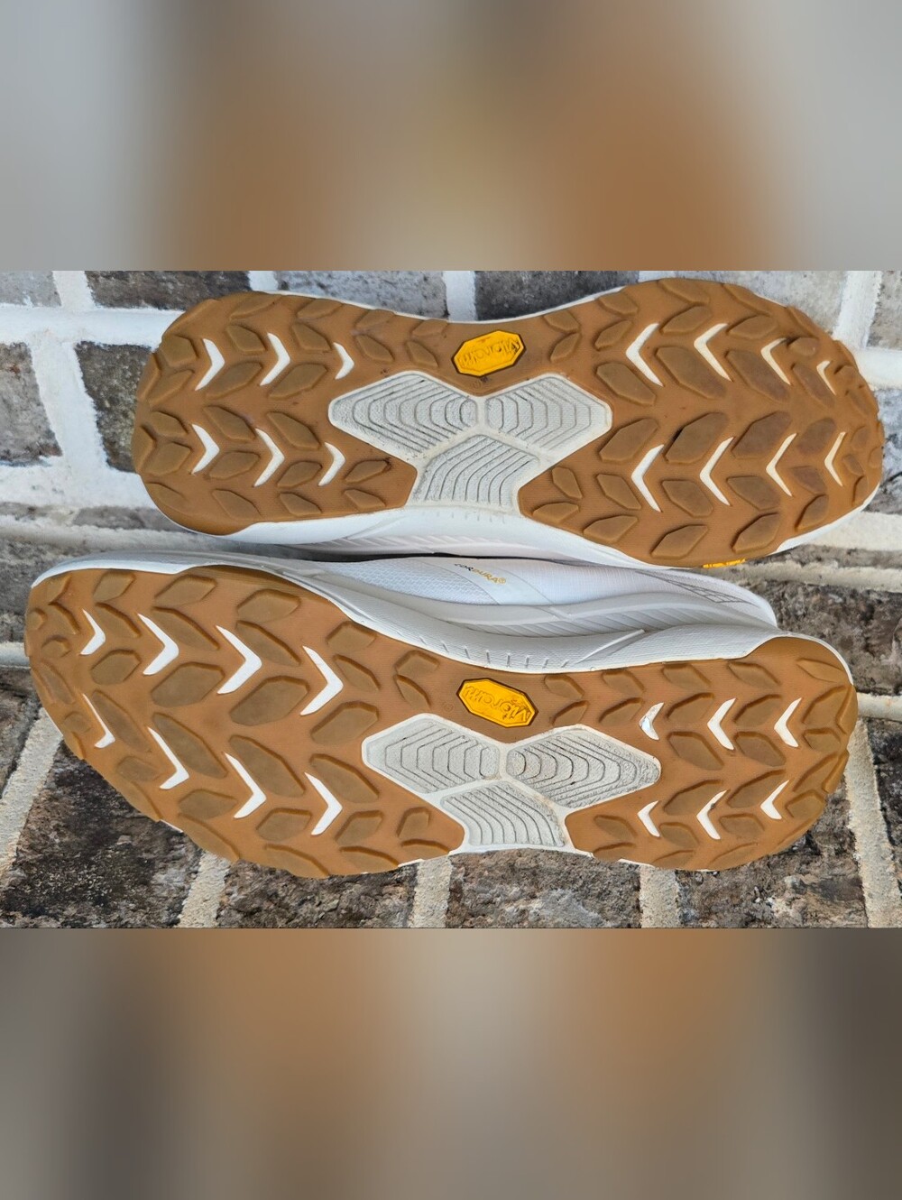 Hoka Transport - Picture 6 of 7